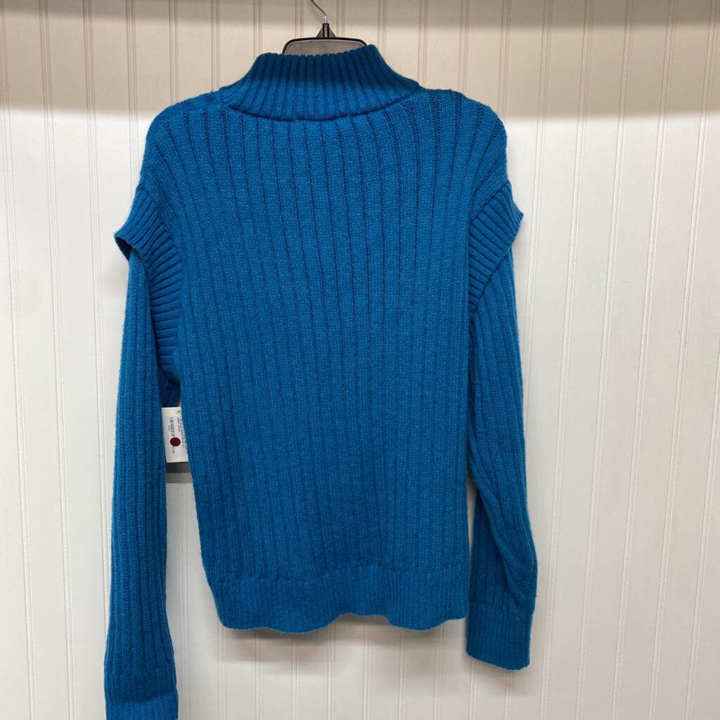 BLUE SWEATER