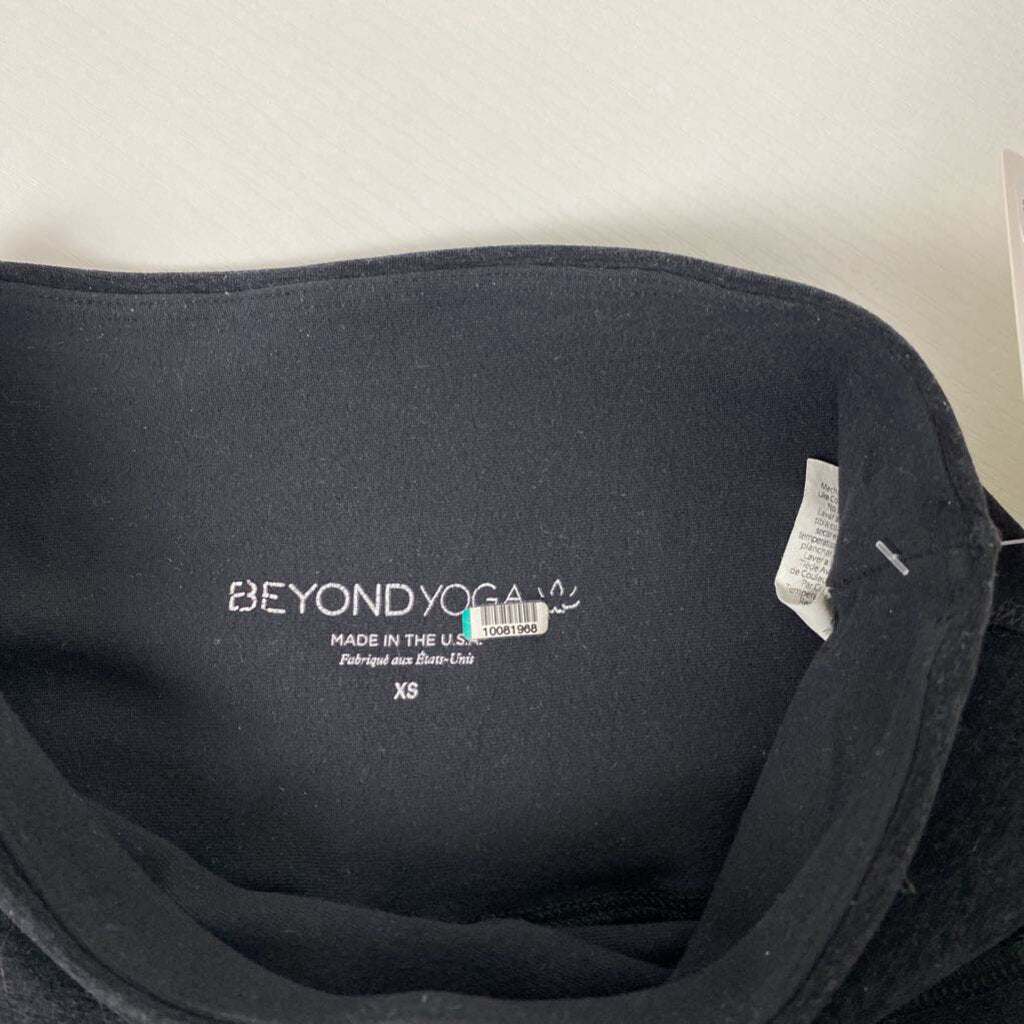 ACTIVE LEGGINGS WITH SHEER OPENING ON LEGS