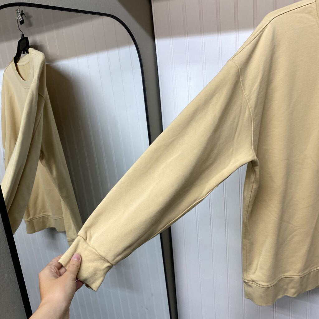 YELLOW SWEATSHIRT