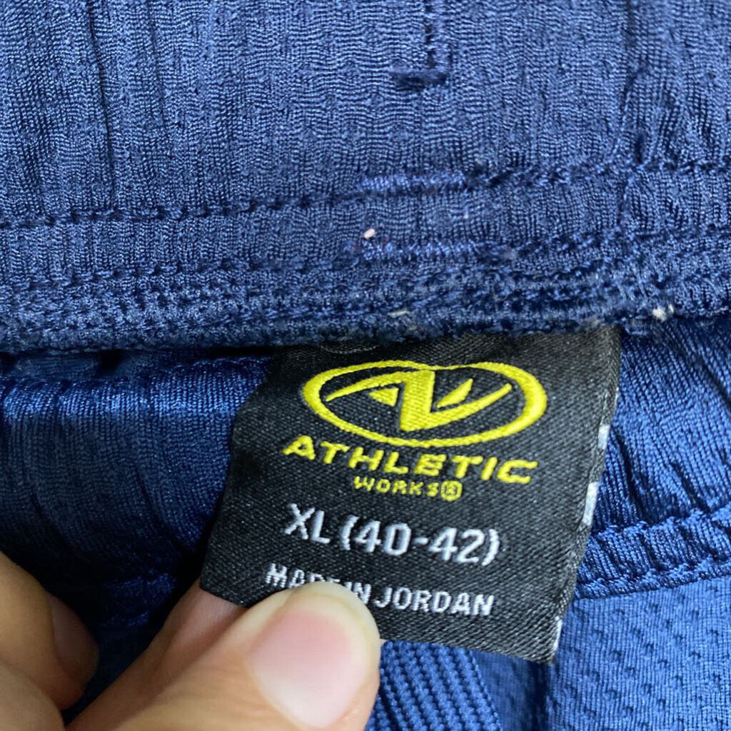 NAVY ACTIVE SHORTS