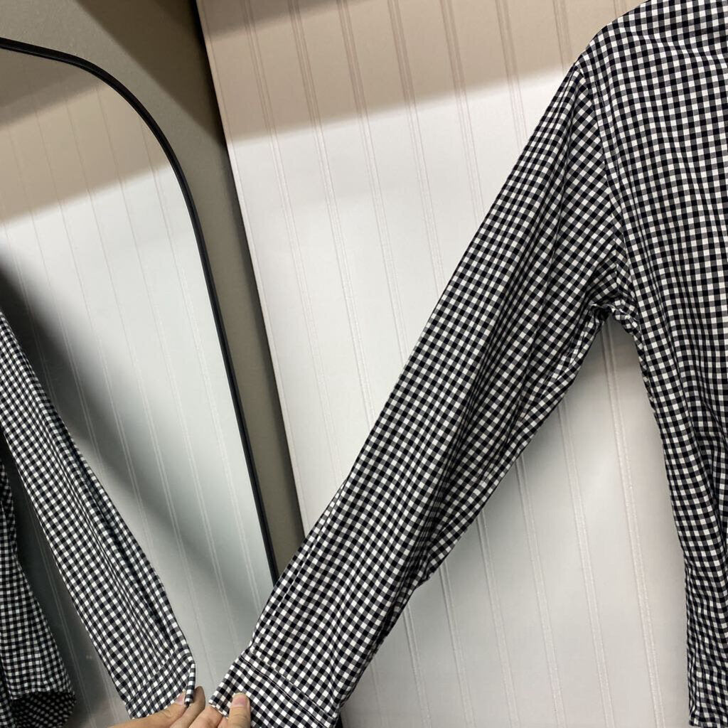 LONG SLEEVED BUTTON DOWN