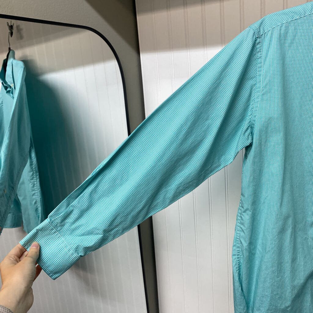 LONG SLEEVED BUTTON DOWN