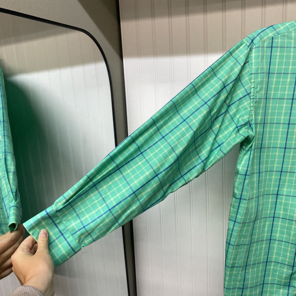 LONG SLEEVED BUTTON DOWN