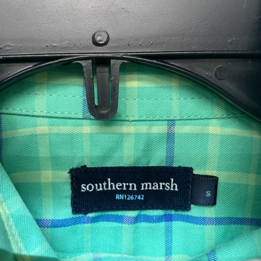 LONG SLEEVED BUTTON DOWN