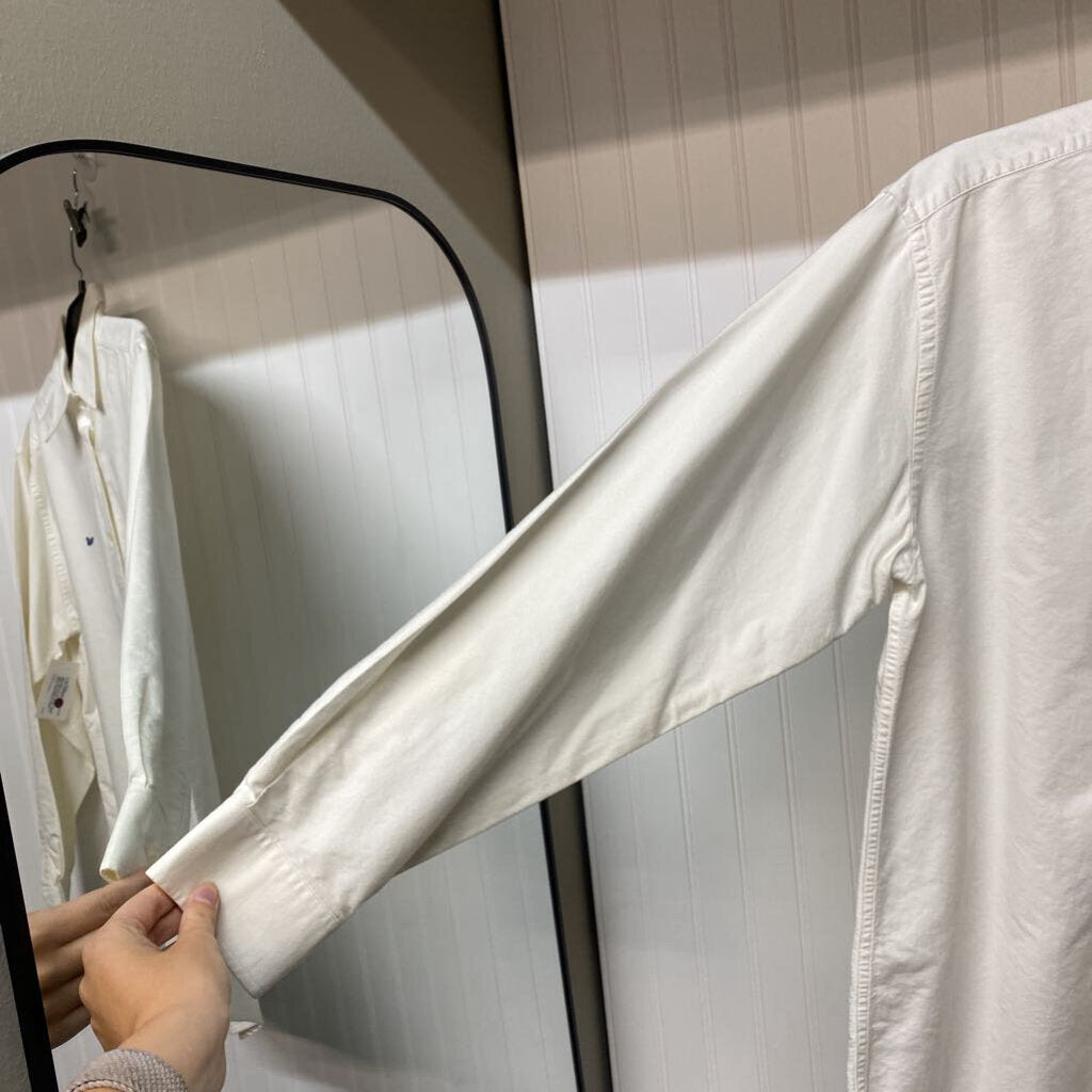 LONG SLEEVED BUTTON DOWN