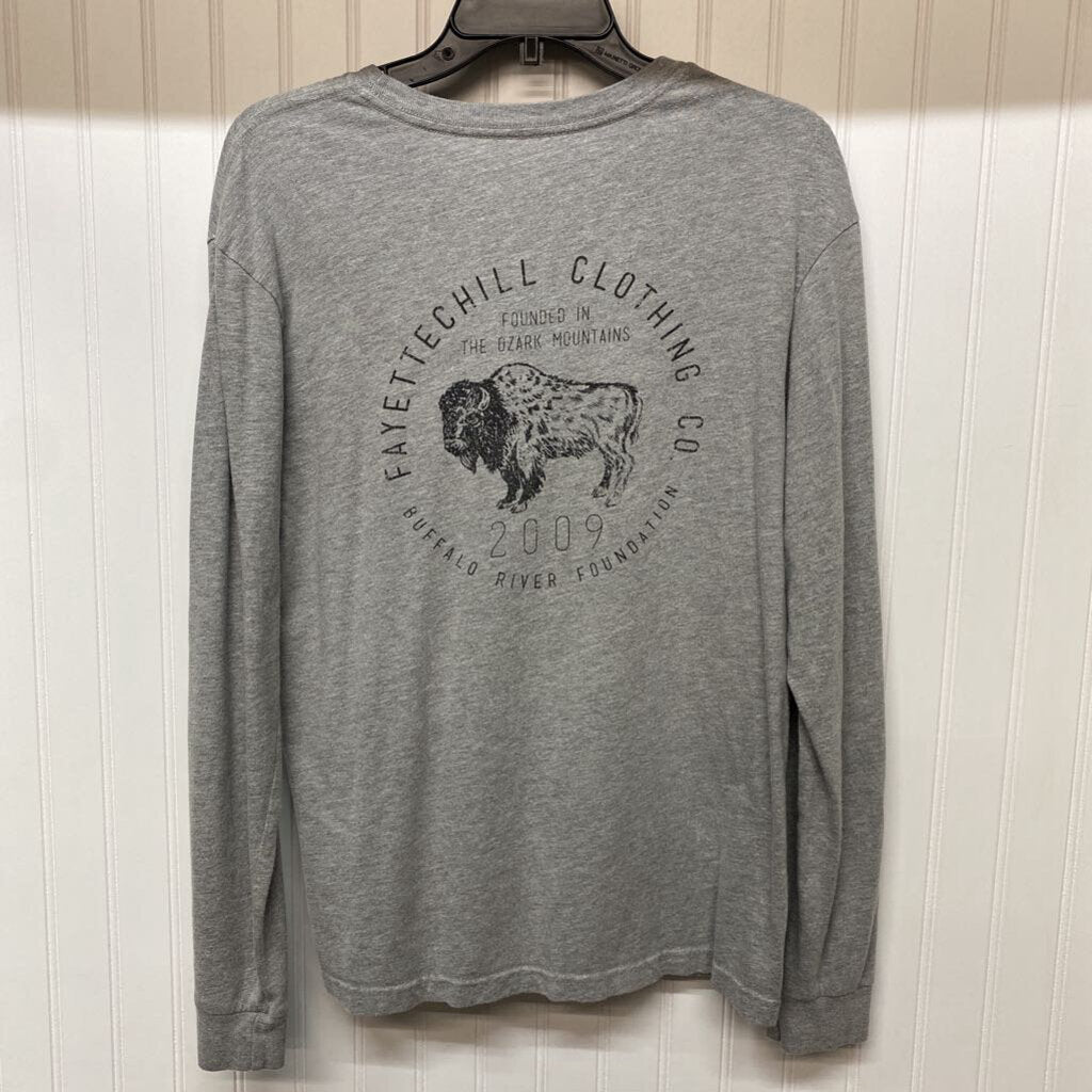 LONG SLEEVED GRAPHIC TEE