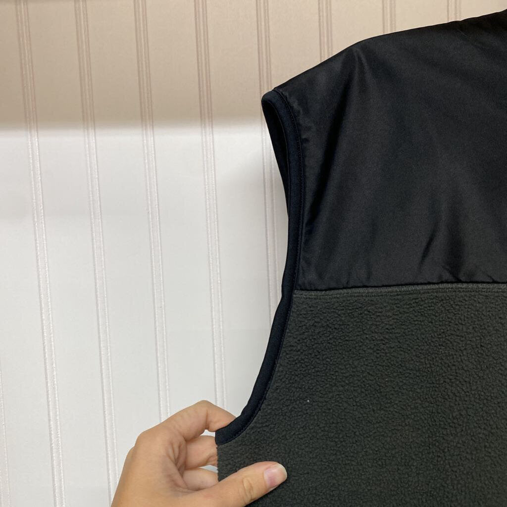 FLEECE VEST
