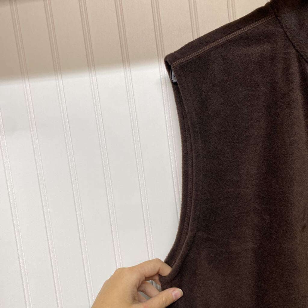 FLEECE VEST