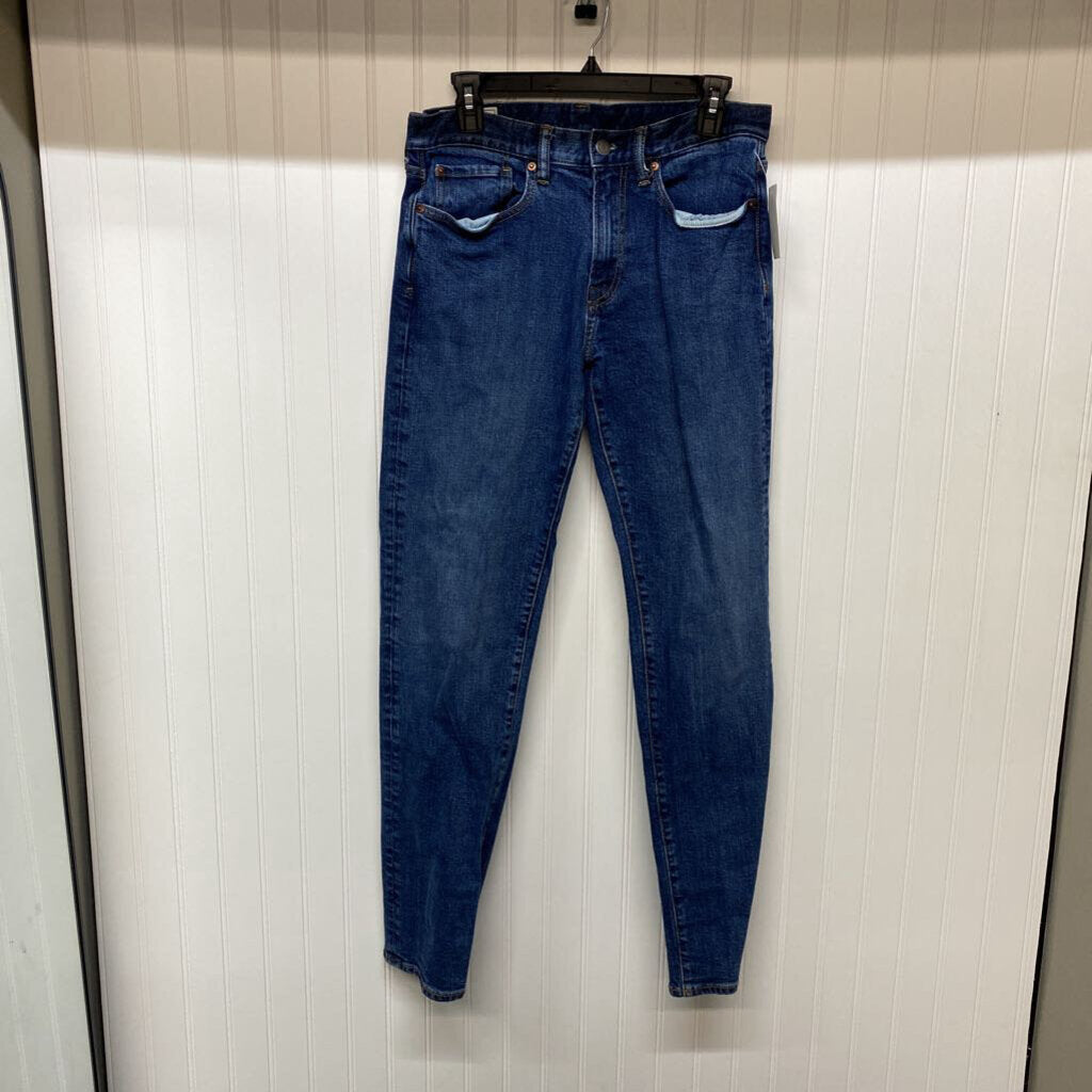 STRAIGHT FIT JEANS