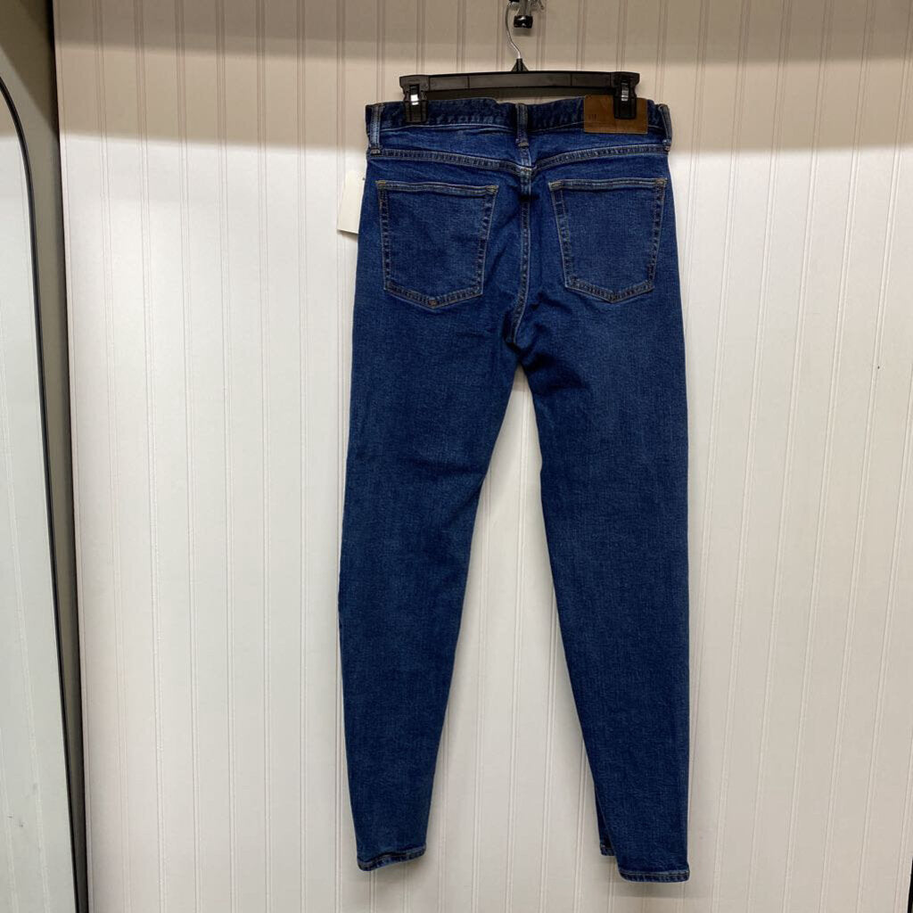 STRAIGHT FIT JEANS