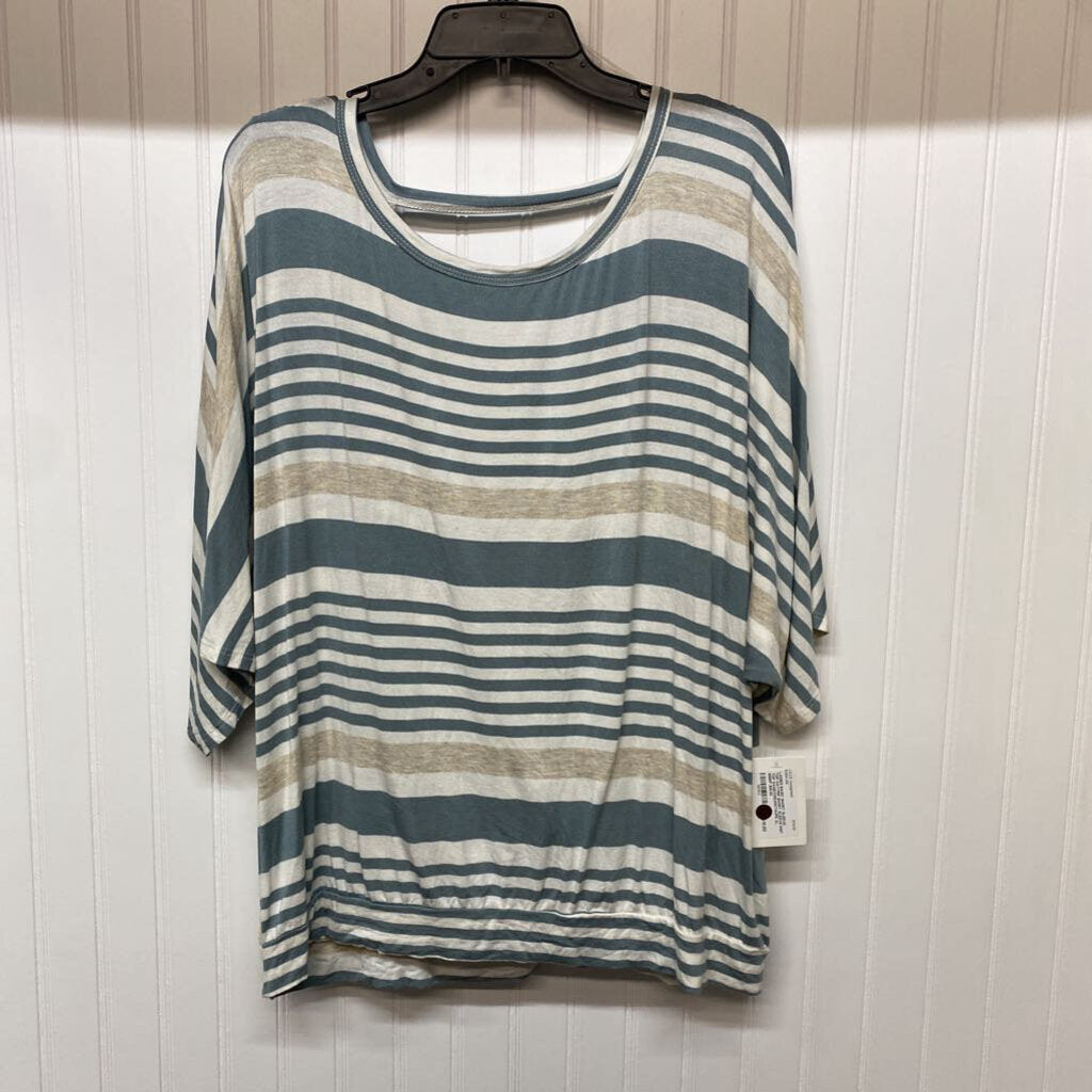 SHORT SLEEVE KNIT TOP