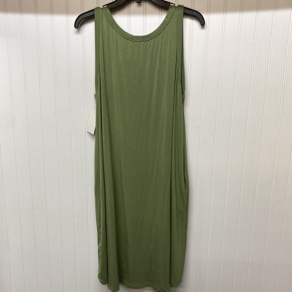SLEEVLESS DRESS