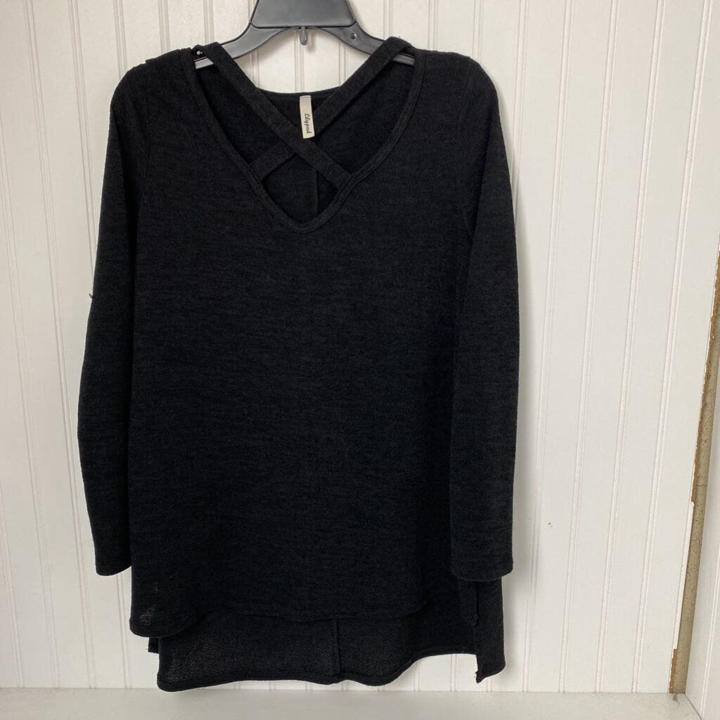 CRISS CROSS NECK SWEATER