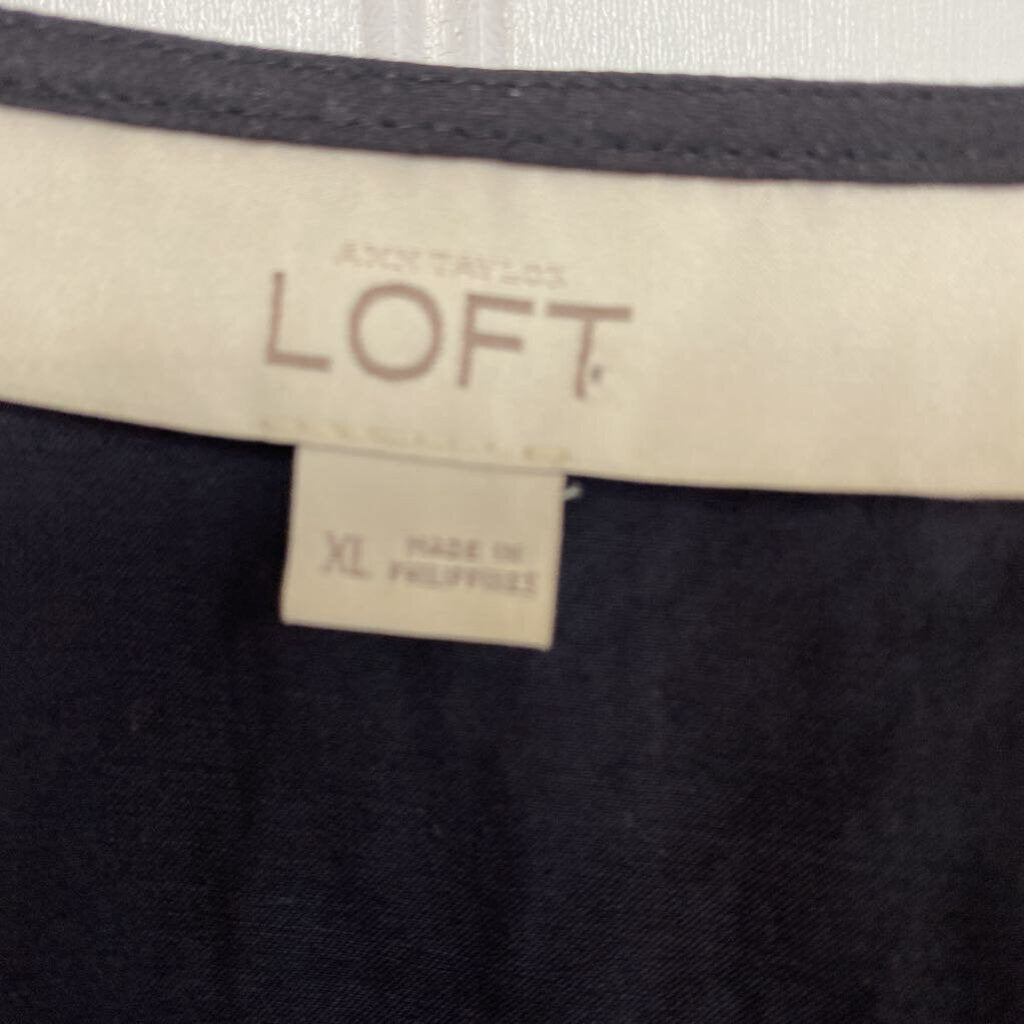 RUFFLED FRONT SLEEVLESS