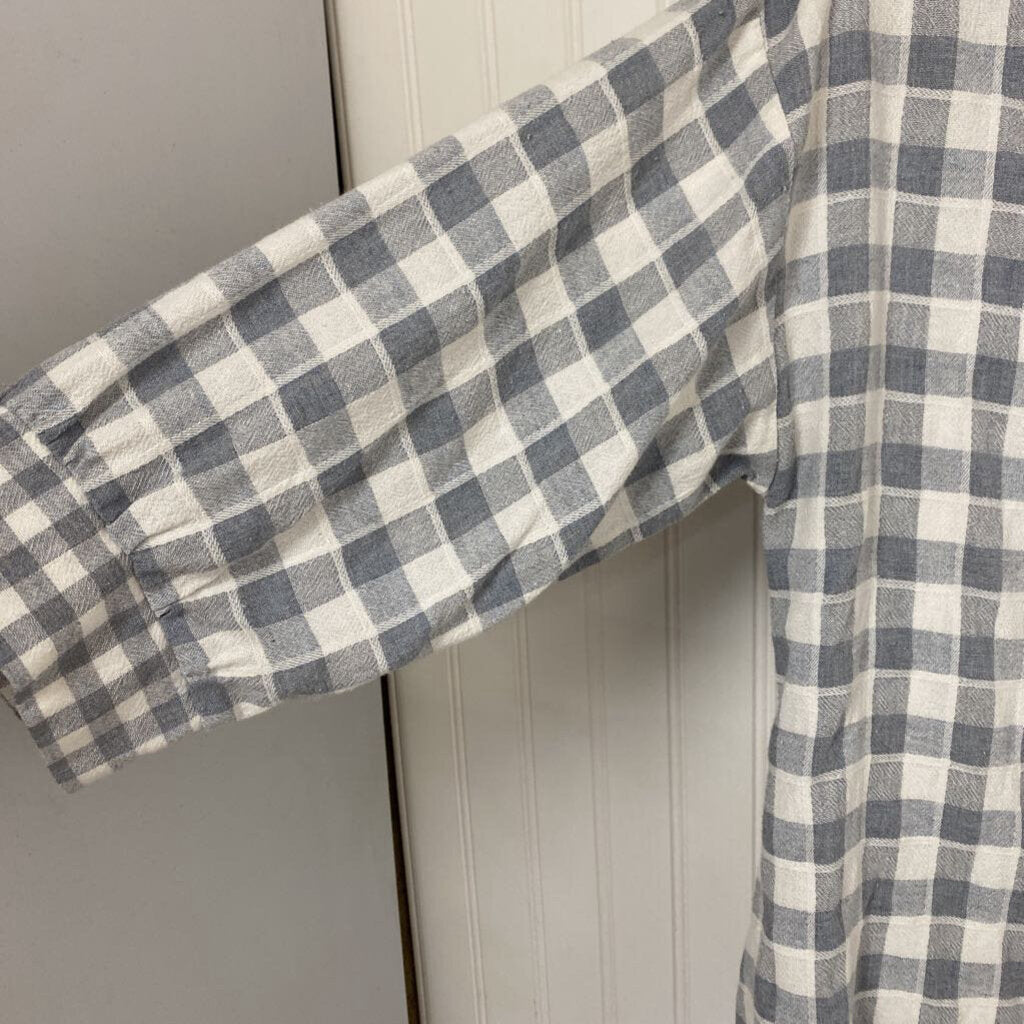 LONG SLEEVE HOODED BUTTON UP SHIRT