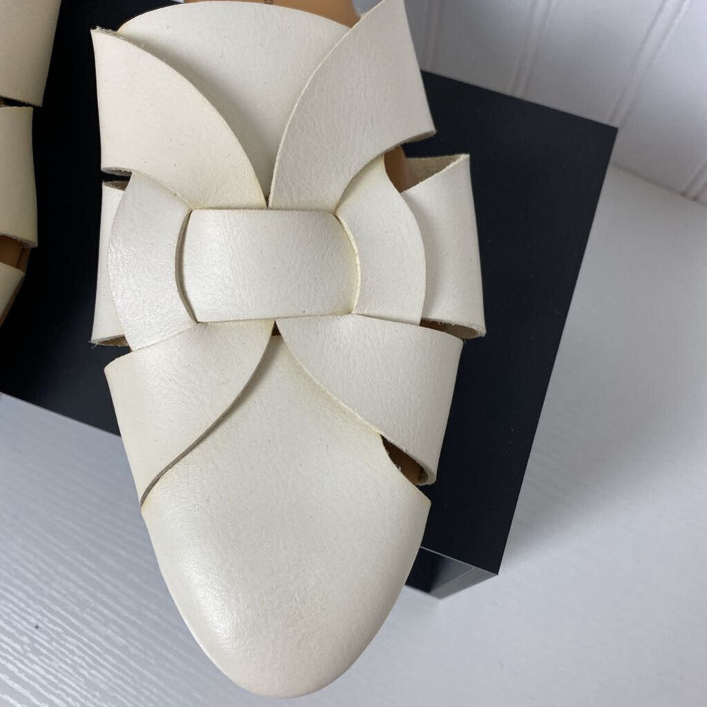 WHITE SANDALS