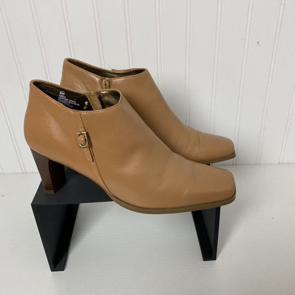 LGT BROWN ANKLE BOOTS