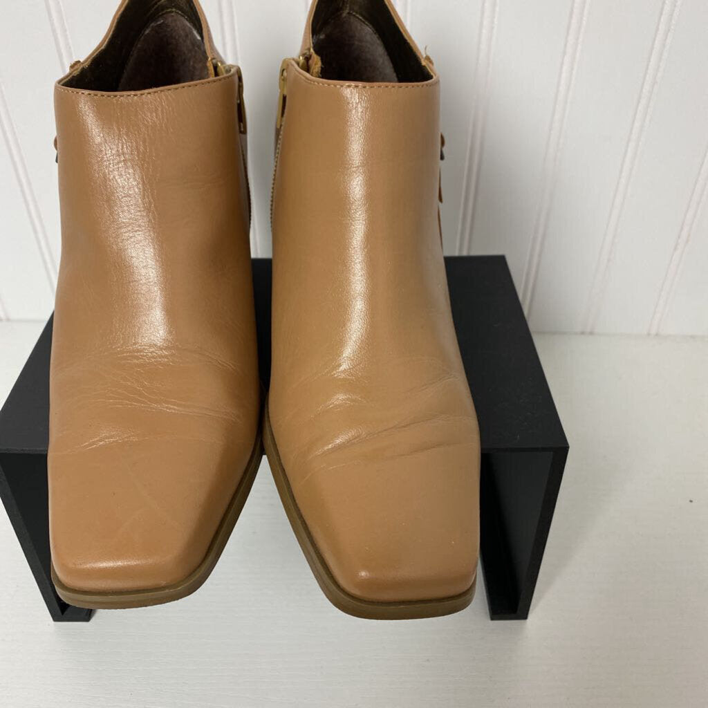 LGT BROWN ANKLE BOOTS
