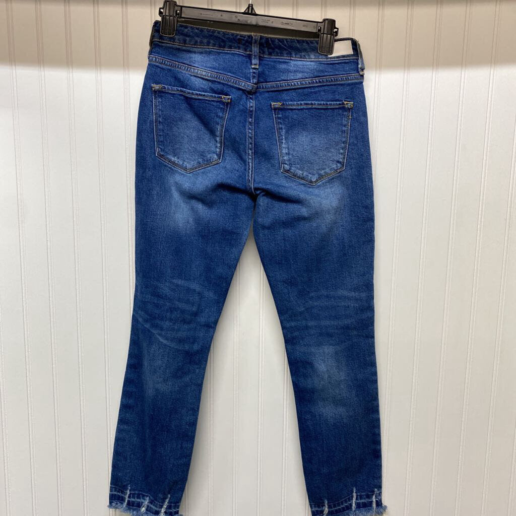DISTRESSED SKINNY JEANS