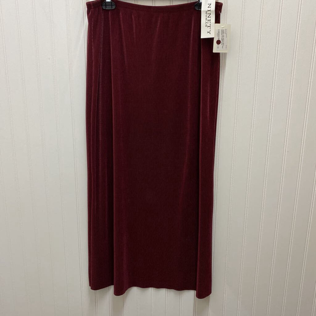 LONG RIBBED KNIT SKIRT