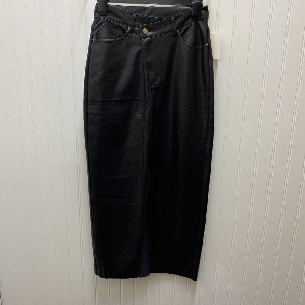 LADIES PLEATHER PANTS