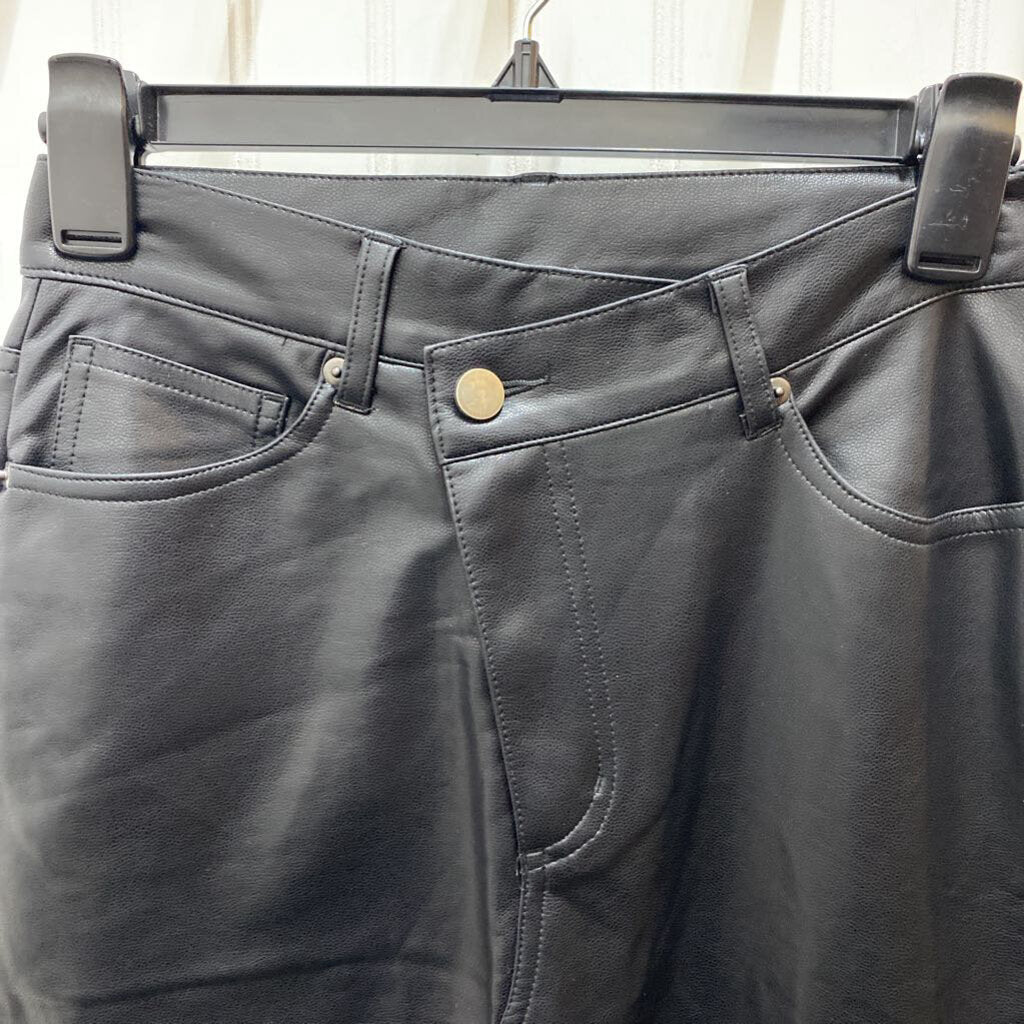 LADIES PLEATHER PANTS