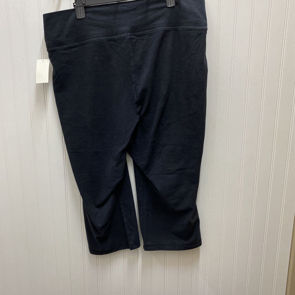 ACTIVE CAPRI LEGGINGS