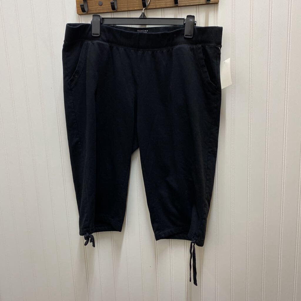 TIE LEG CAPRI LEGGINGS