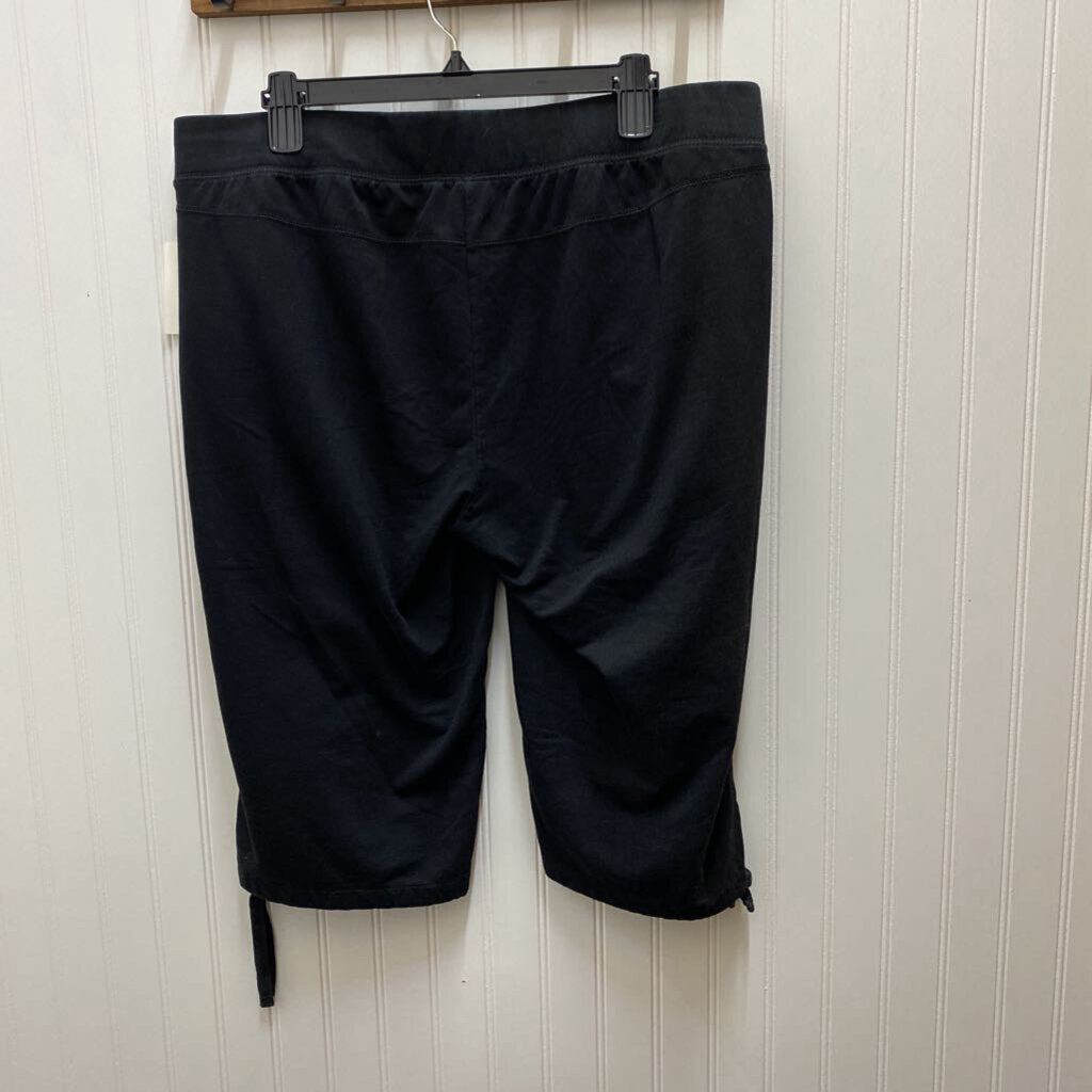 TIE LEG CAPRI LEGGINGS