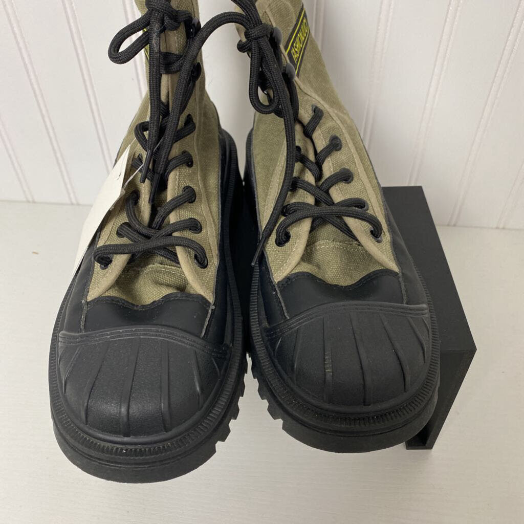 CANVAS BOOTS