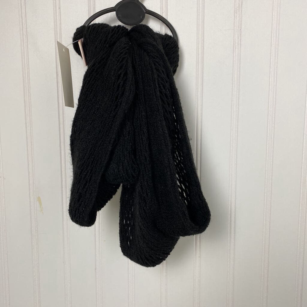 KNITTED INFINITY SCARF