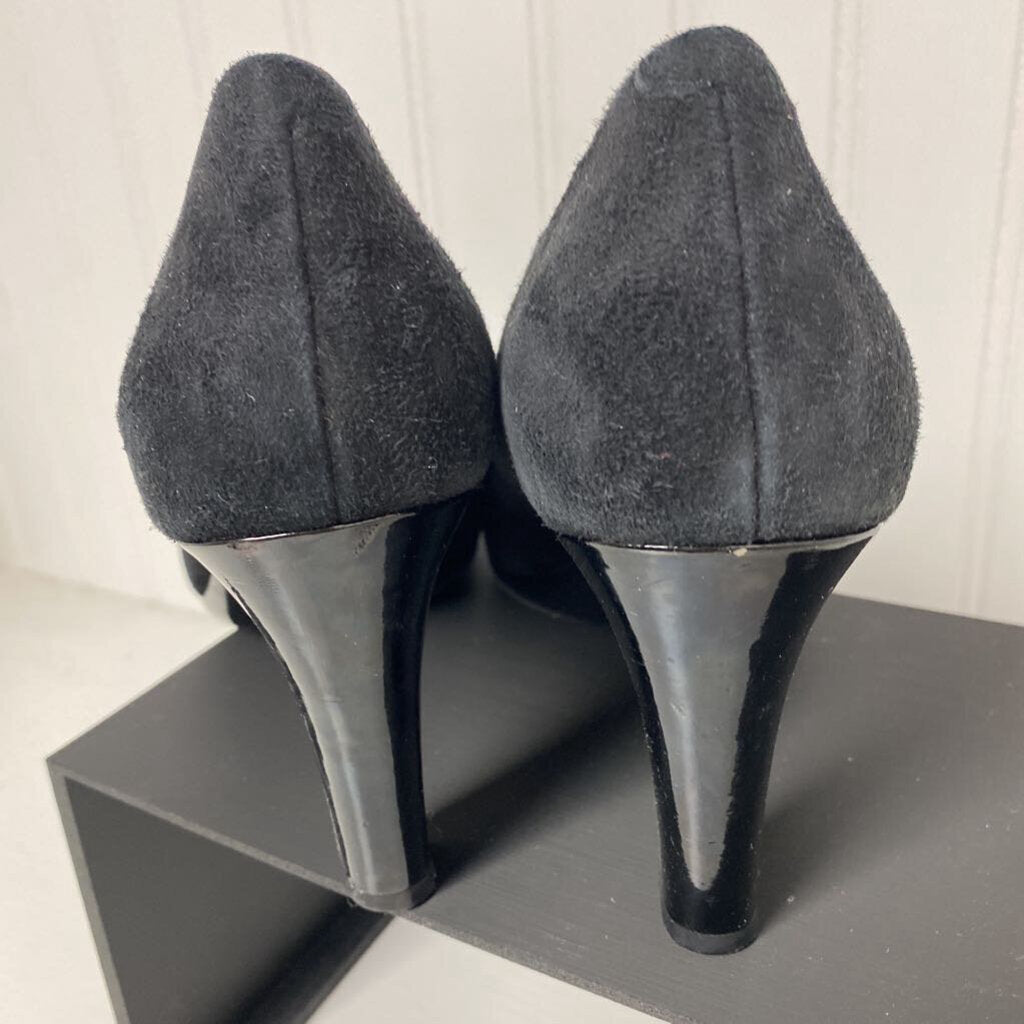 SUEDE HEELS