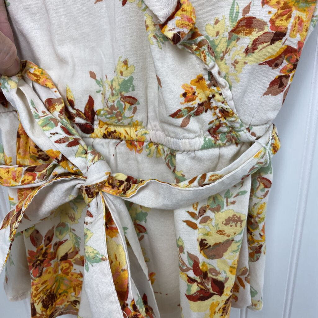 SHORT SLEEVE FLORAL BLOUSE