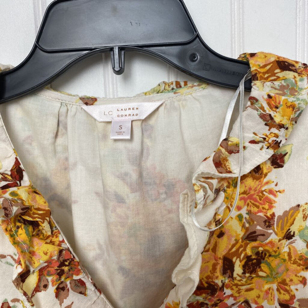 SHORT SLEEVE FLORAL BLOUSE