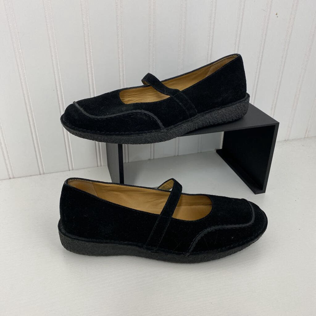 SUEDE MARY JANE FLATS