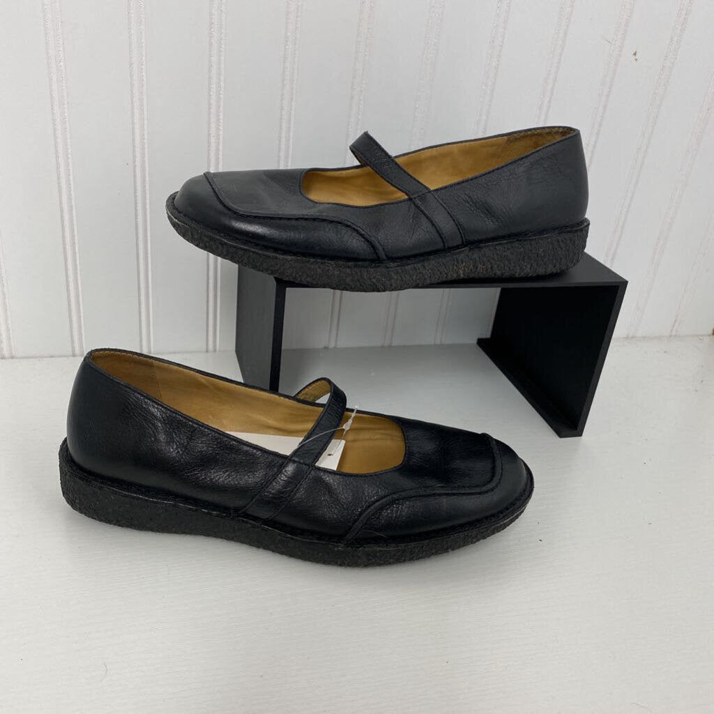 LEATHER MARY JANE FLATS