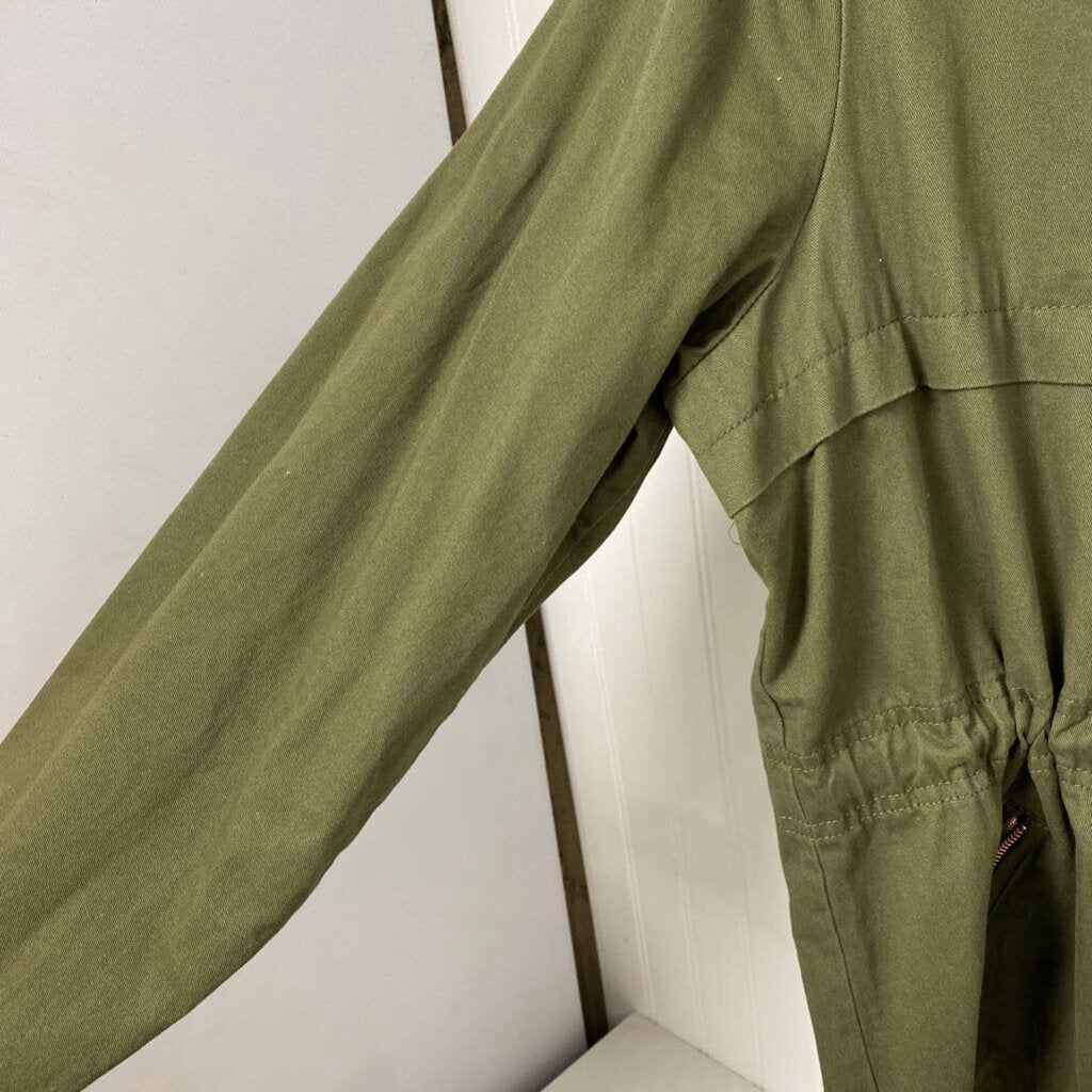 LIGHTWEIGHT HOODED JACKET