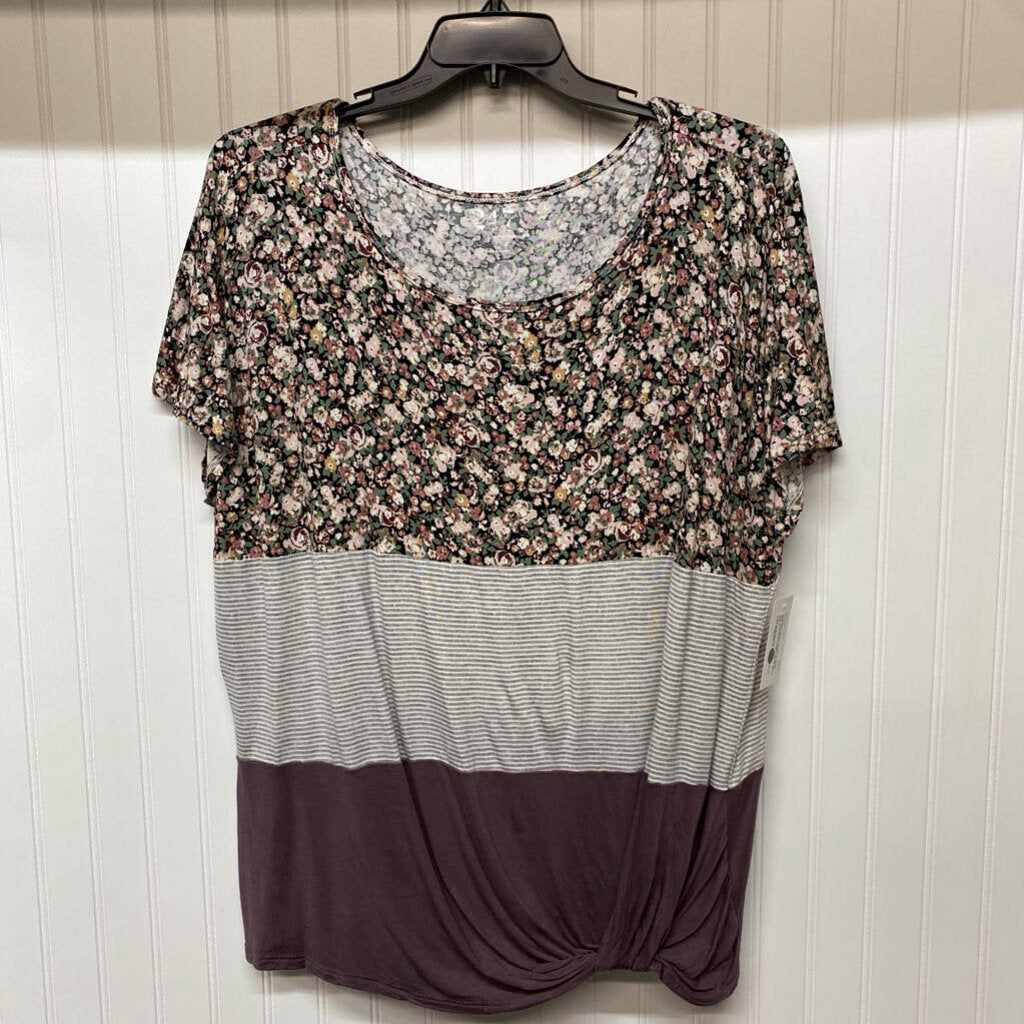 SHORT SLEEVE KNIT TOP