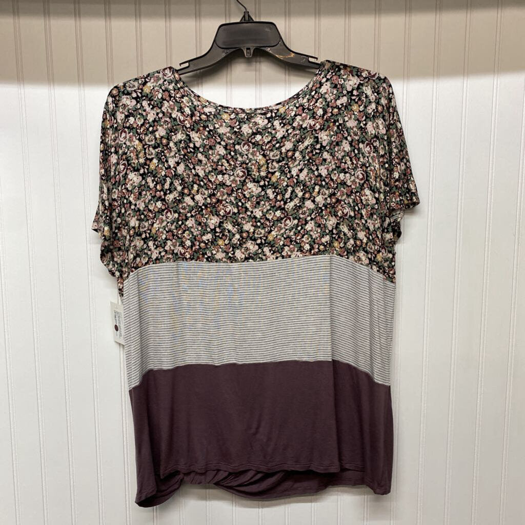 SHORT SLEEVE KNIT TOP