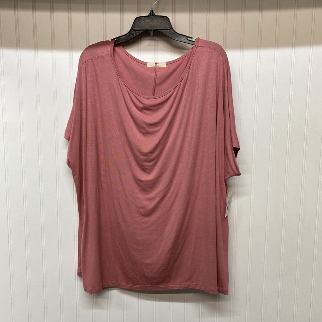 SHORT SLEEVE KNIT TOP