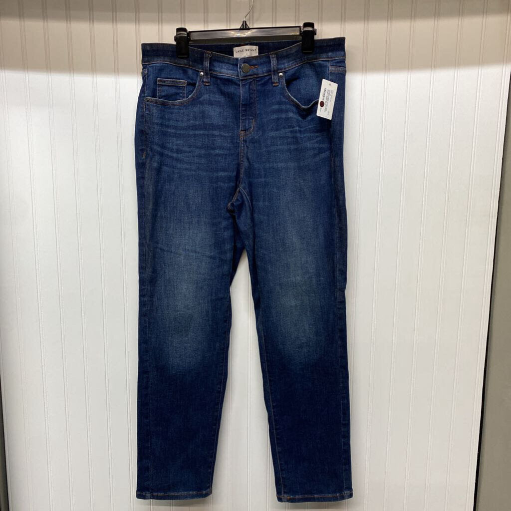 STRAIGHT LEG JEANS