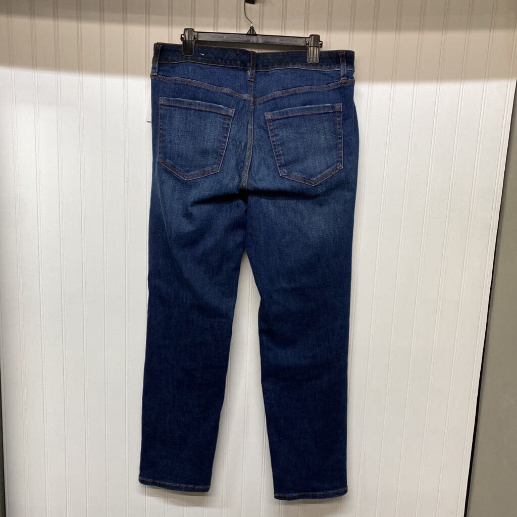 STRAIGHT LEG JEANS