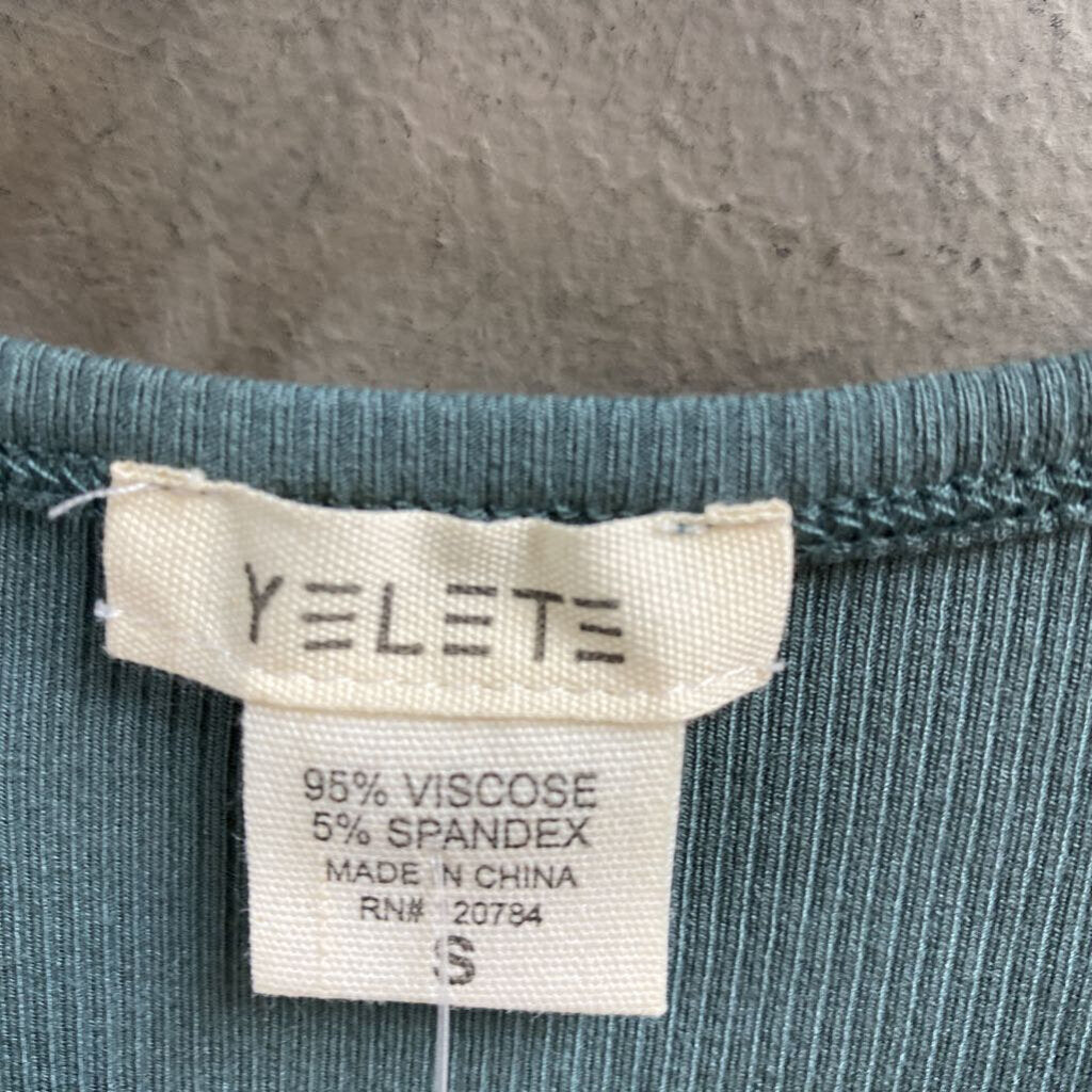 LONG SLEEVE KNIT TOP