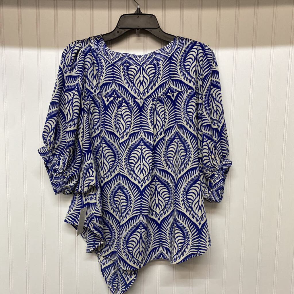 FLOWY SHORT SLEEVED