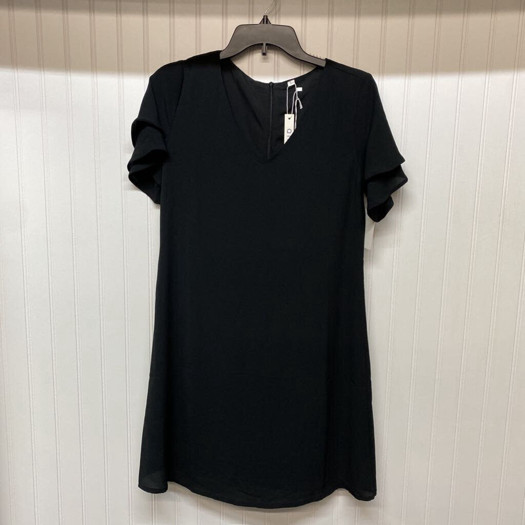 SHORT SLEEVED V NECK