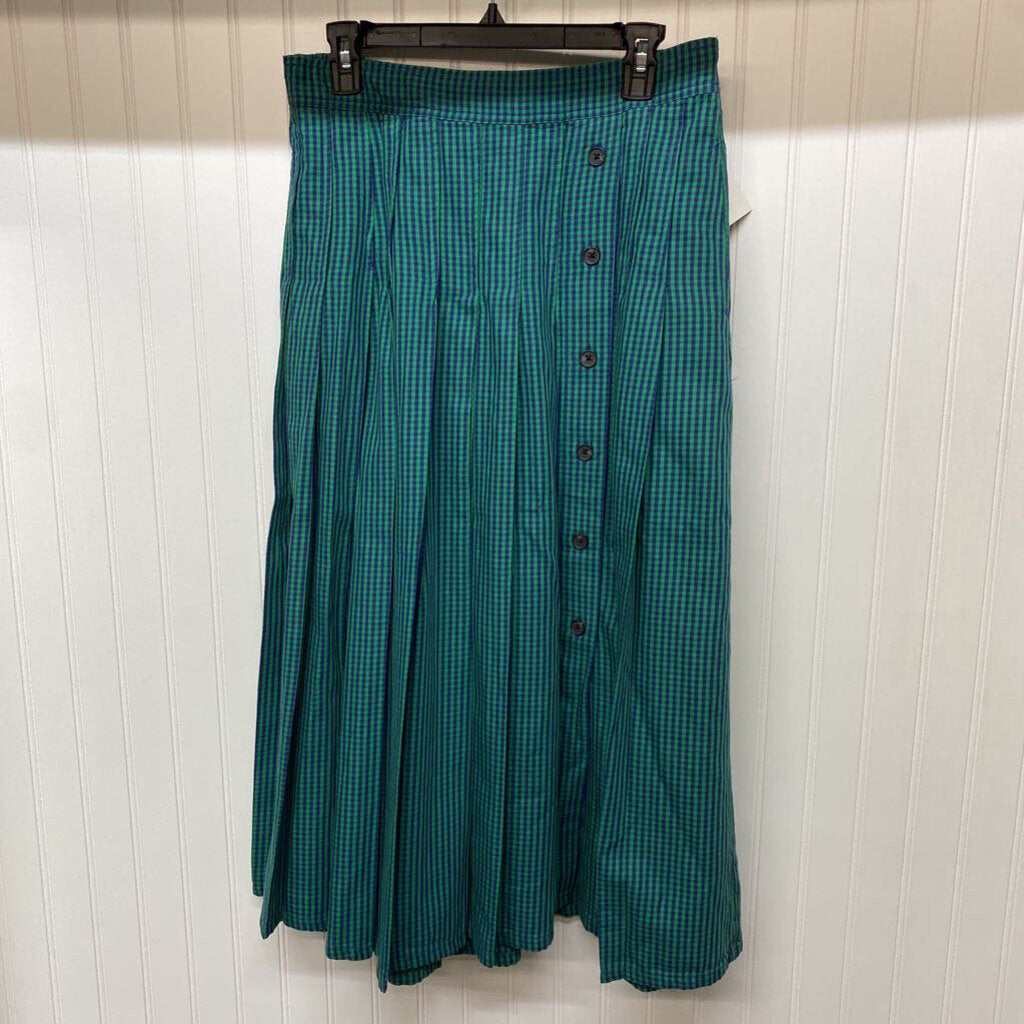PLEATED BUTTON DOWN SKIRT