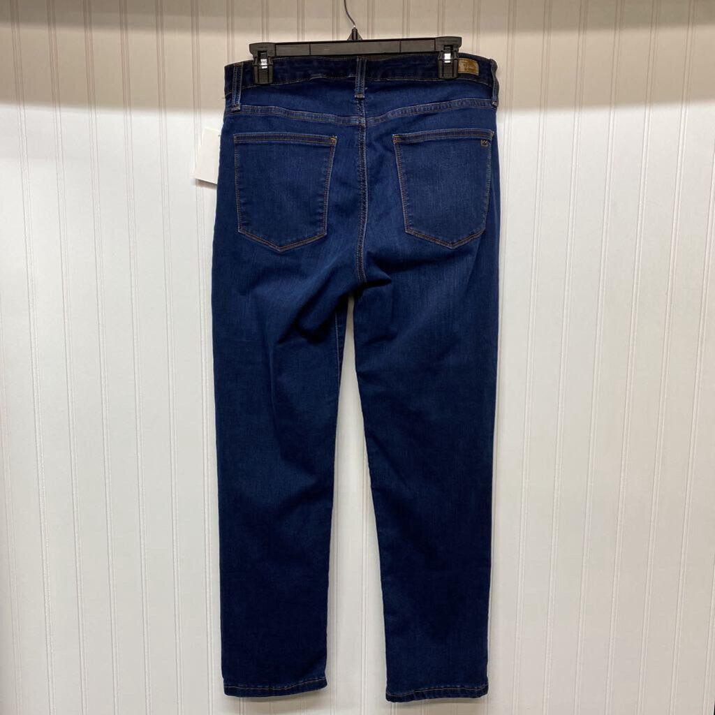 STRAIGHT LEGGED JEANS