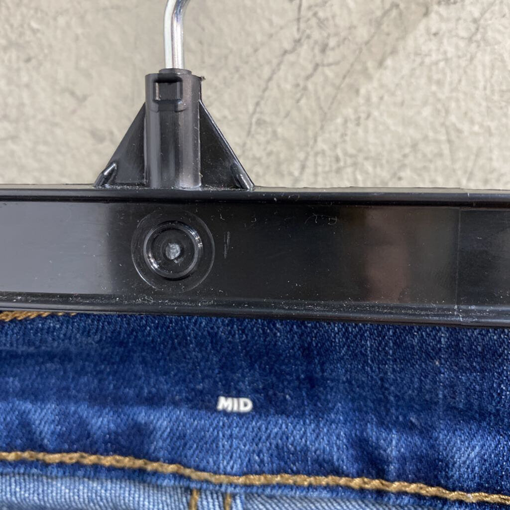 BASIC JEANS