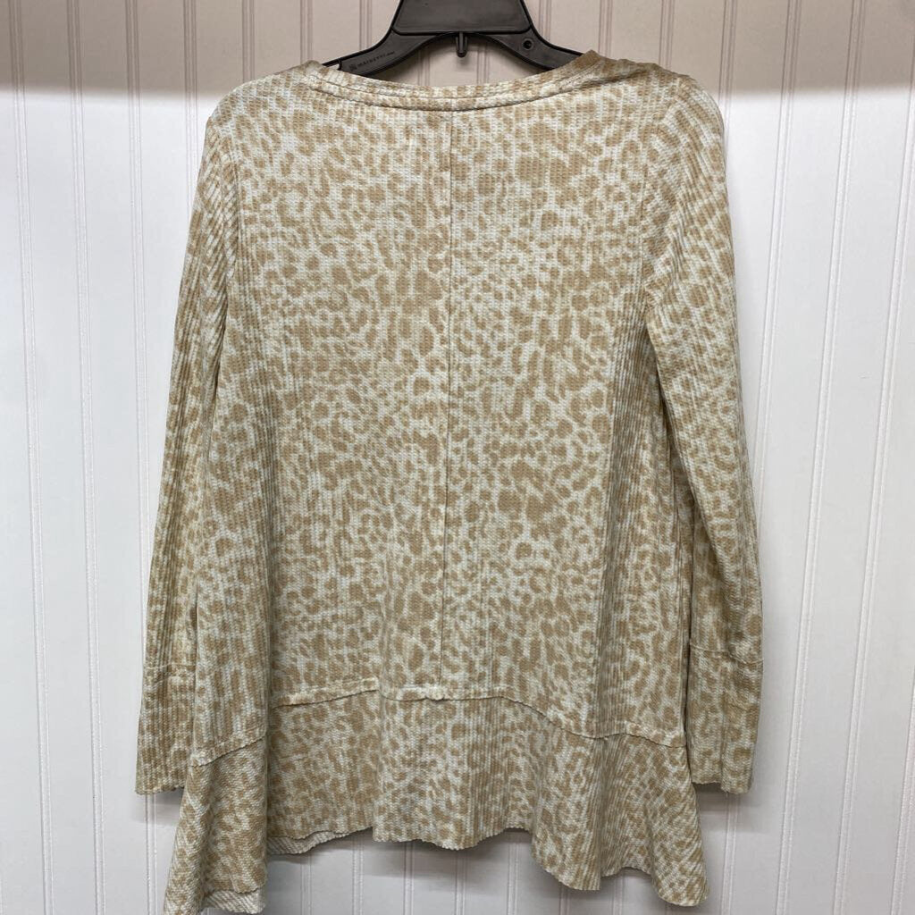 RUFFLE HEM LONG SLEEVED