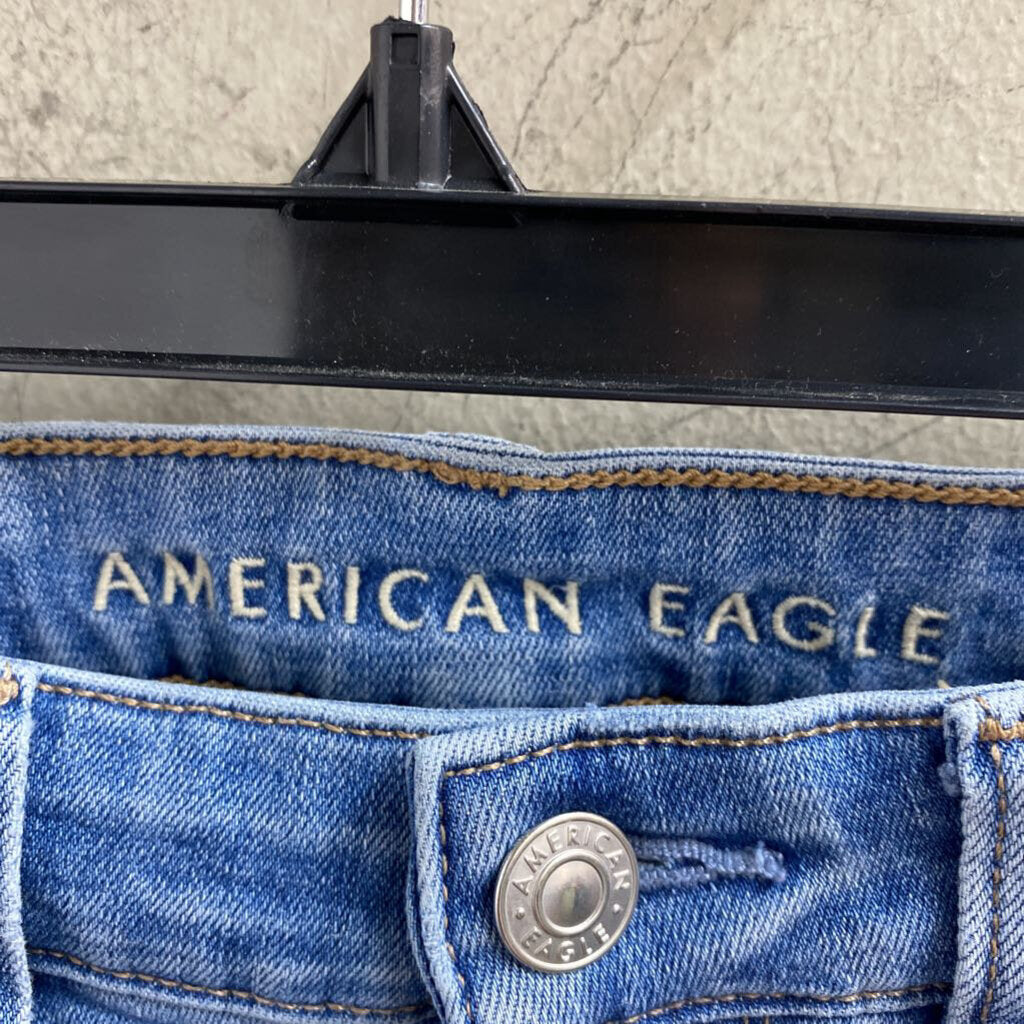 WIDE LEGGED JEANS